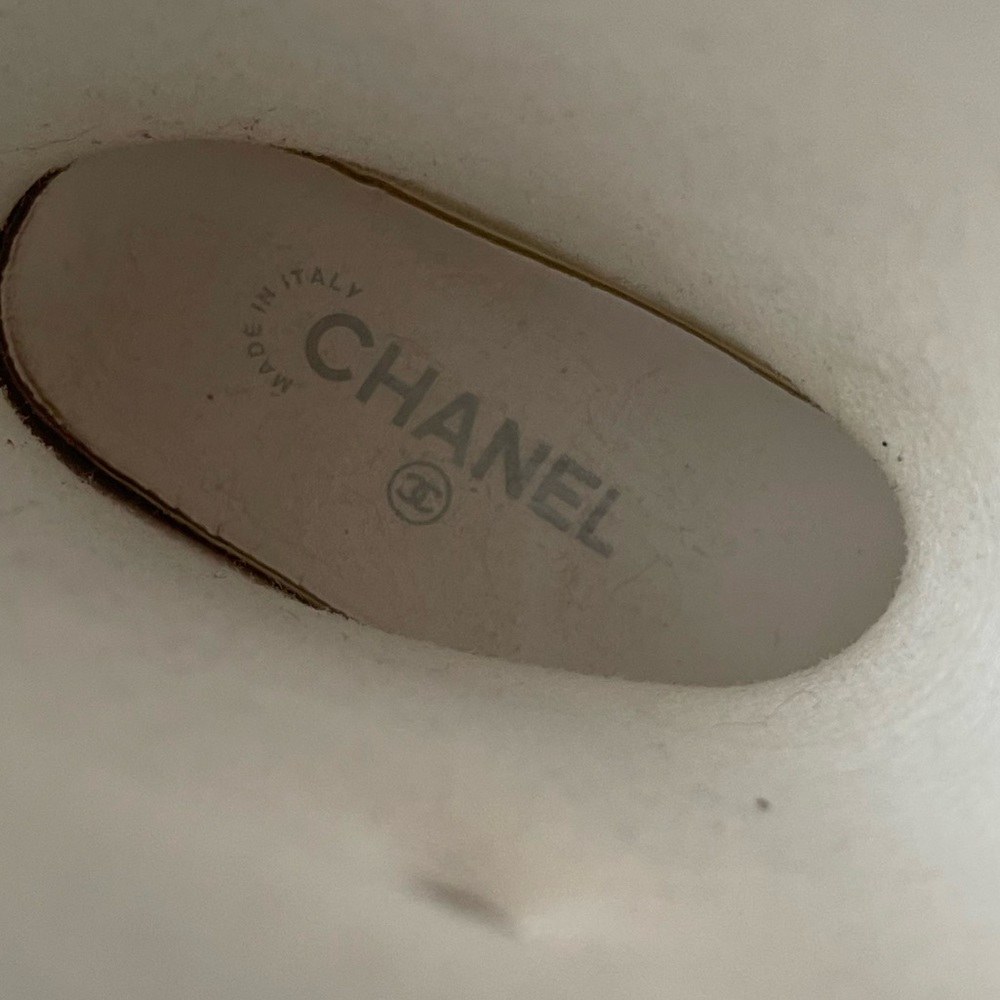 CHANEL Cream Winter & Rain Boots - Picture 6 of 10